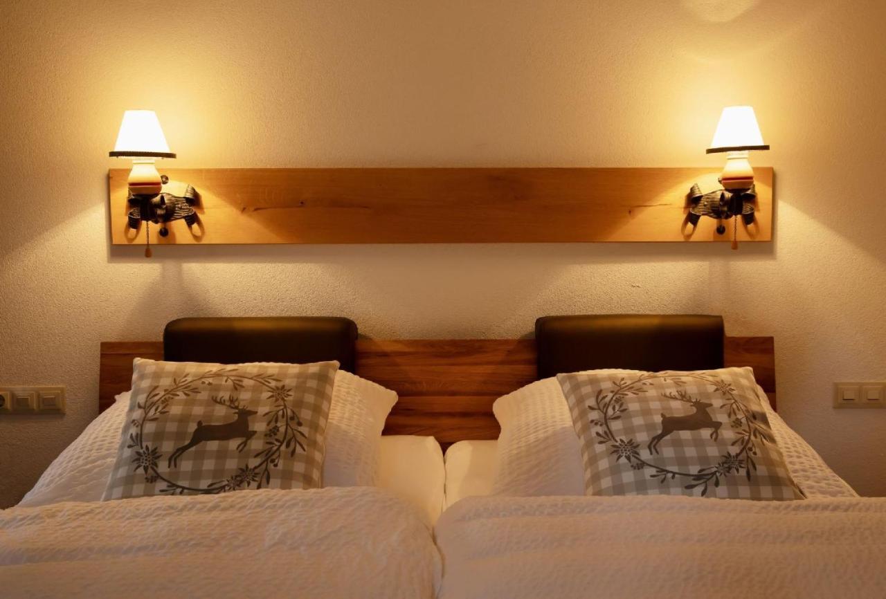 Finkenhof Hotel ชลูคซี ภายนอก รูปภาพ